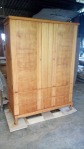 木製衣櫃